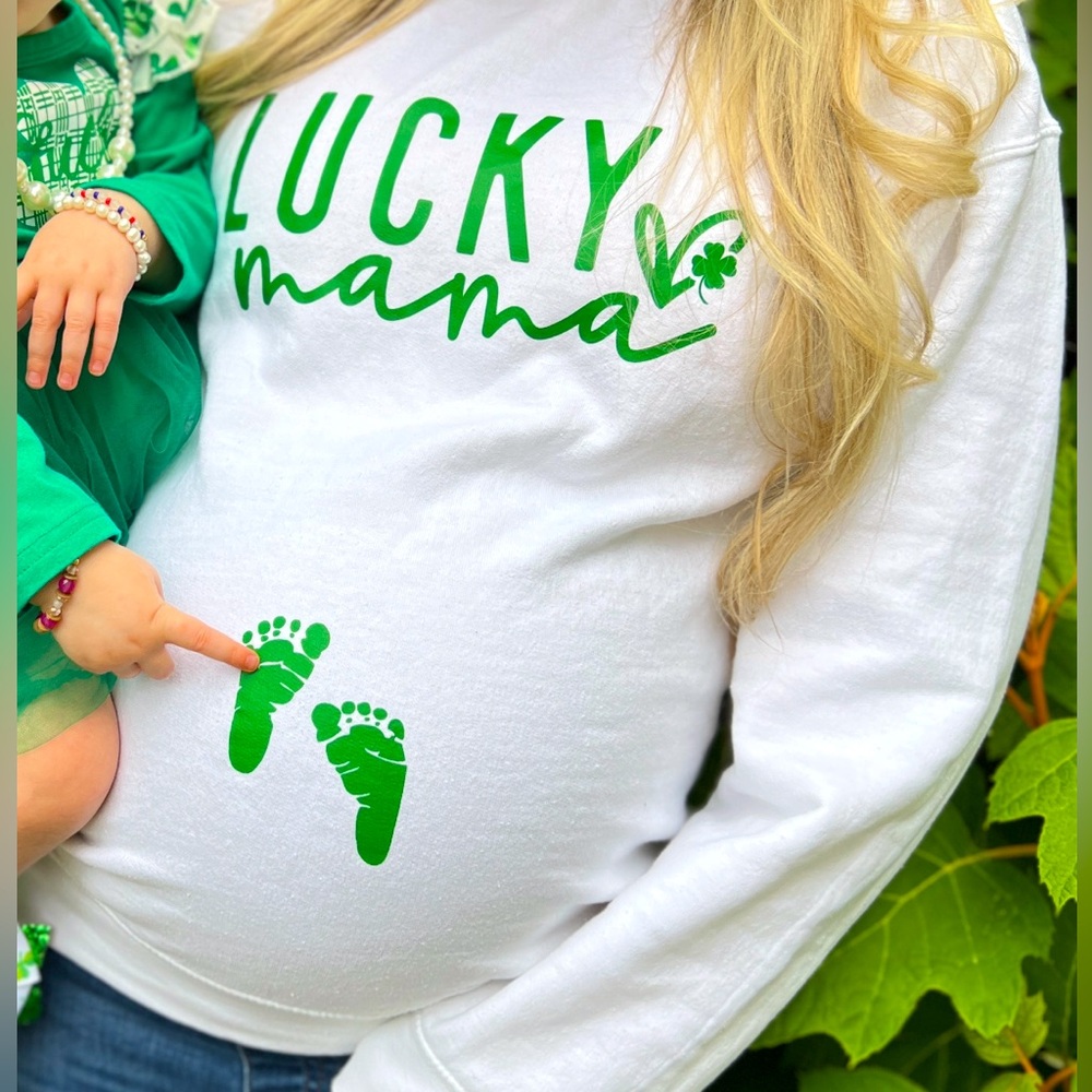 💚”Lucky Mama” Custom-made Maternity Pregnancy Sweatshirt St Patrick’s Day Small